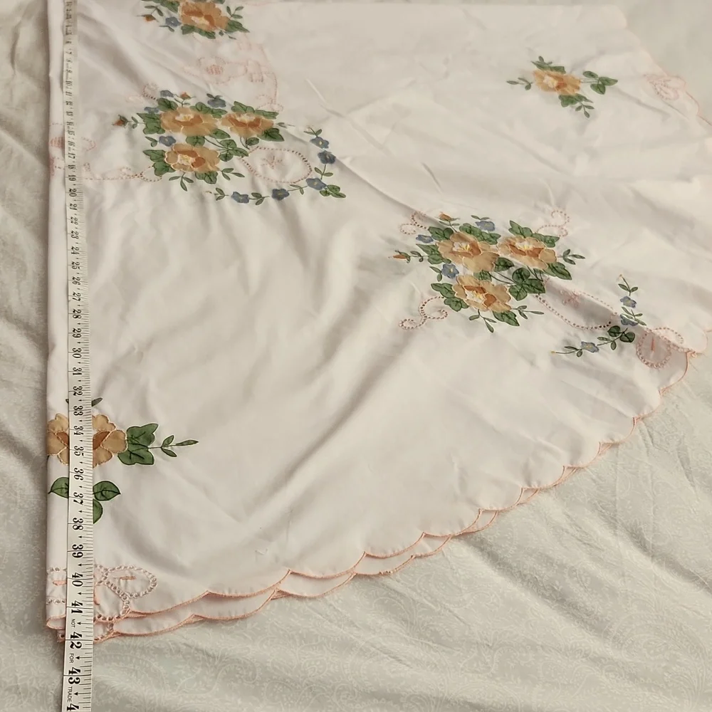 Vintage Handmade Cotton Embroidered Applique Floral Tablecloth Oblong 68